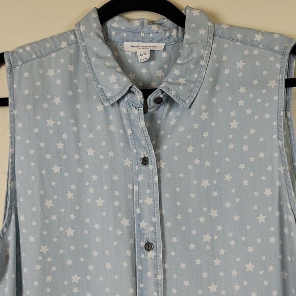 Beachlunchlounge Collection Sleeveless Lightweight Denim Button Front Blouse Top - Picture 3 of 8